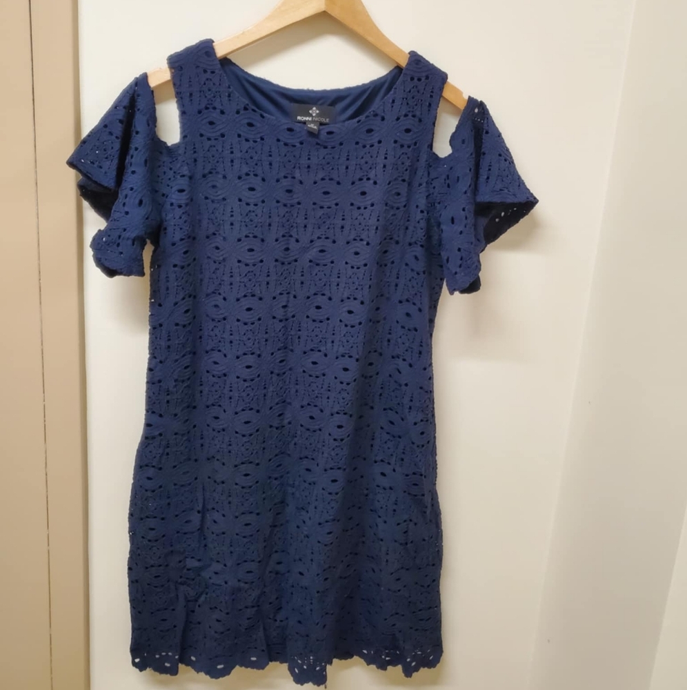 Ronni Nicole blue lace cold-shoulder dress Womans Medium